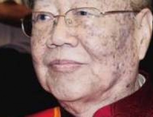 國醫(yī)大師朱良春，教你喝粥喝出長壽